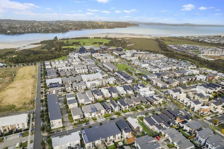 Photo of property in 20 Grey Warbler Road, Hobsonville, Auckland, 0616