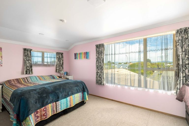 Photo of property in 6 Orlando Crescent, Waimairi Beach, Christchurch, 8083