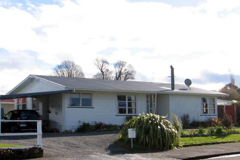 Photo of property in 2 Hinau Place, Lansdowne, Masterton, 5810