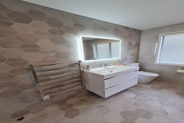 Photo of property in 6 Reg Pearce Way, Glen Innes, Auckland, 1072