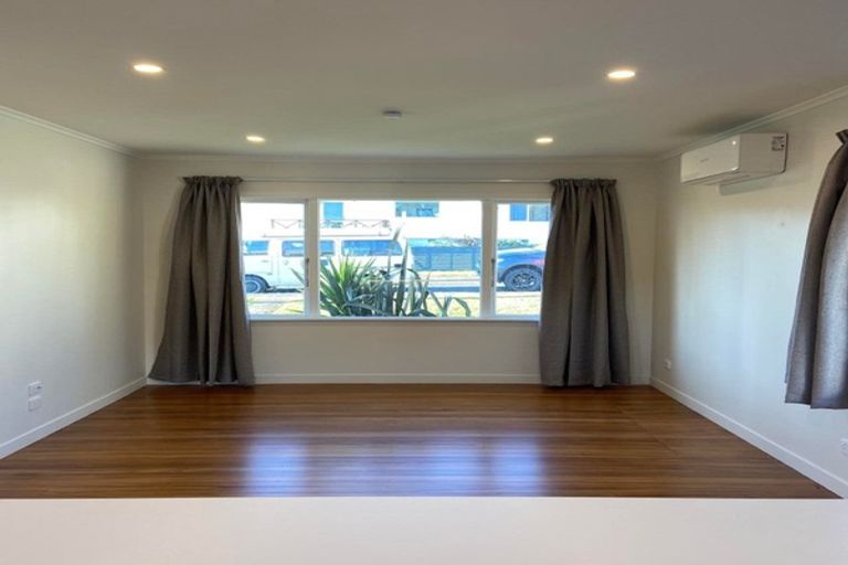 Photo of property in 3 Adriatic Avenue, Henderson, Auckland, 0612