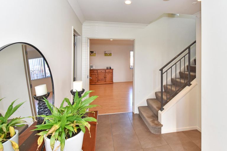 Photo of property in 8 Scotsmoor Drive, Wattle Downs, Auckland, 2103