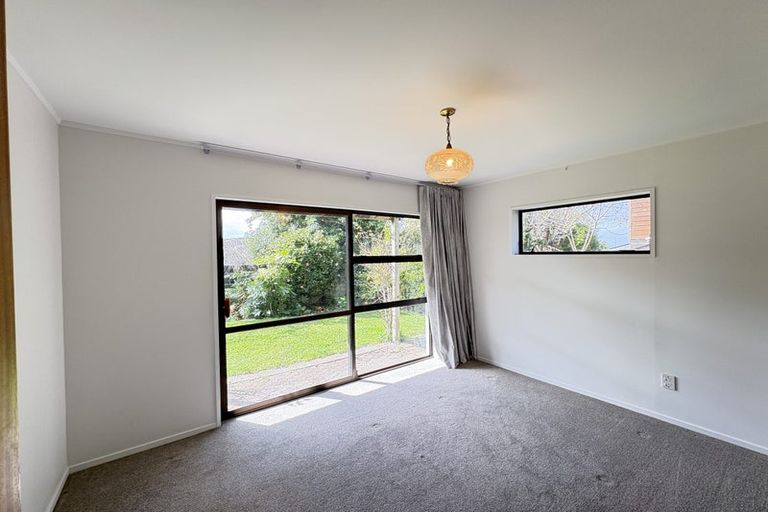 Photo of property in 2/90 Royal View Road, Te Atatu South, Auckland, 0610