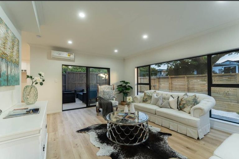 Photo of property in 11c Addison Street, Blockhouse Bay, Auckland, 0600