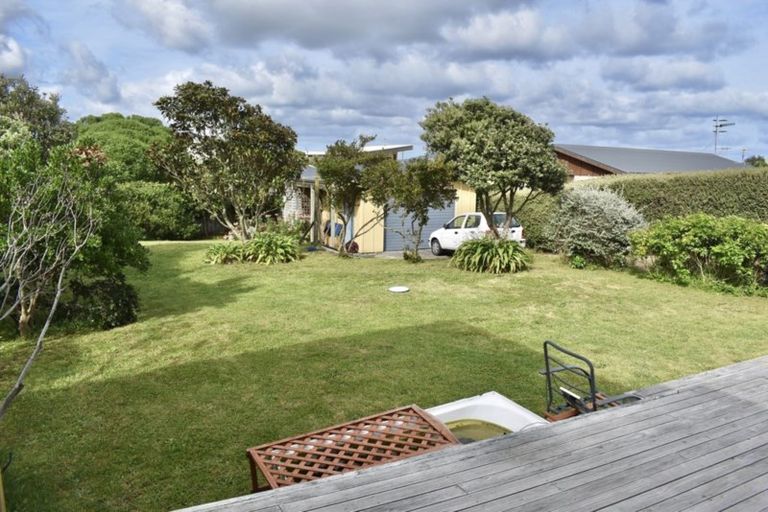 Photo of property in 5 Brendan Drive, Te Horo Beach, Otaki, 5581