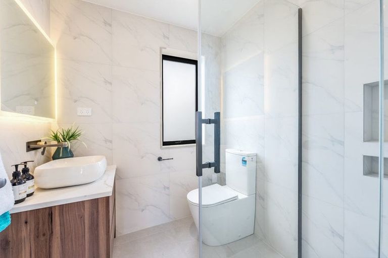 Photo of property in 28b Kereru Street, Henderson, Auckland, 0612