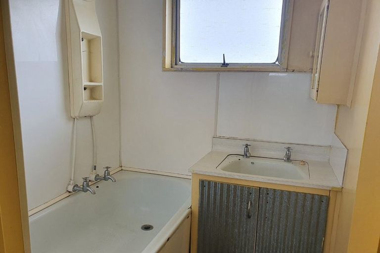 Photo of property in 107 Waltham Road, Sydenham, Christchurch, 8023