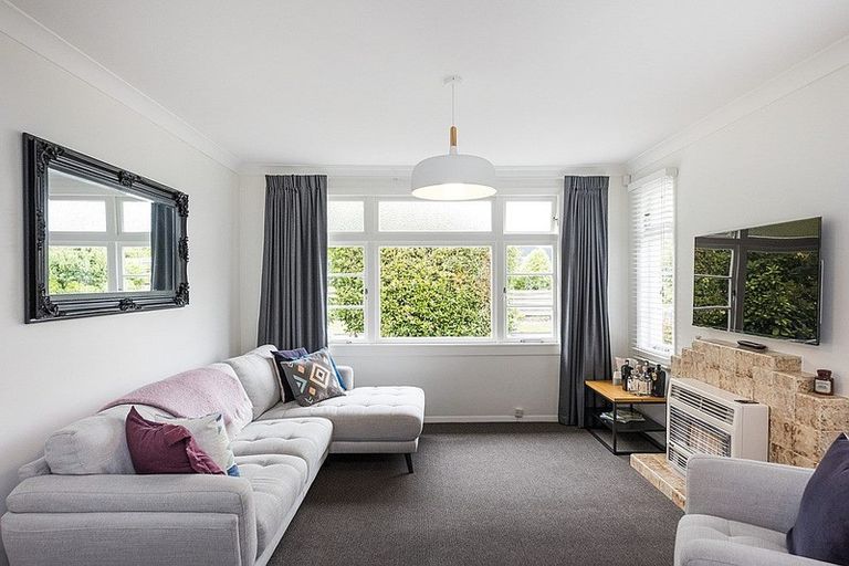 Photo of property in 35 Hardie Street, Hokowhitu, Palmerston North, 4410