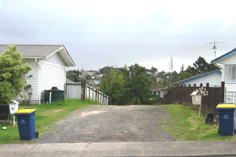 Photo of property in 13 Vina Place, Massey, Auckland, 0614