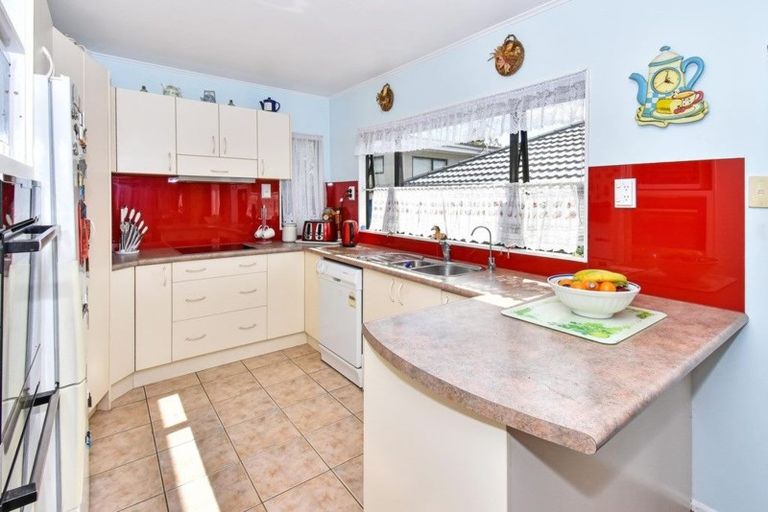 Photo of property in 5a Trimmer Terrace, Papatoetoe, Auckland, 2025