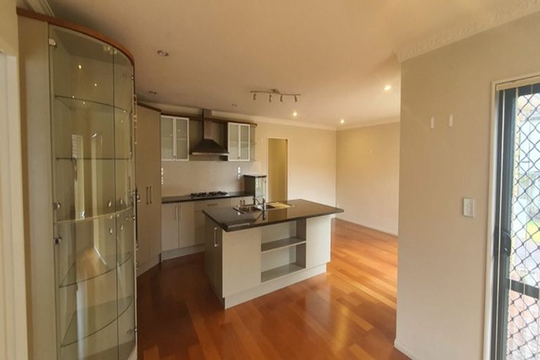 Photo of property in 13 Sapperton Drive, Henderson, Auckland, 0612