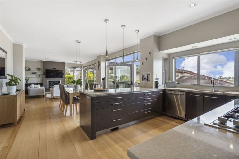 Photo of property in 23 Caversham Drive, Torbay, Auckland, 0630