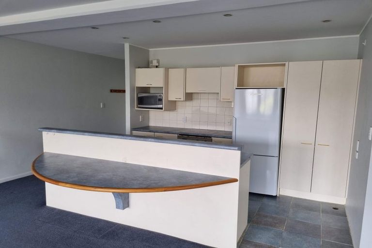 Photo of property in Grandstand Apartments, 37/80 Kent Terrace, Mount Victoria, Wellington, 6011