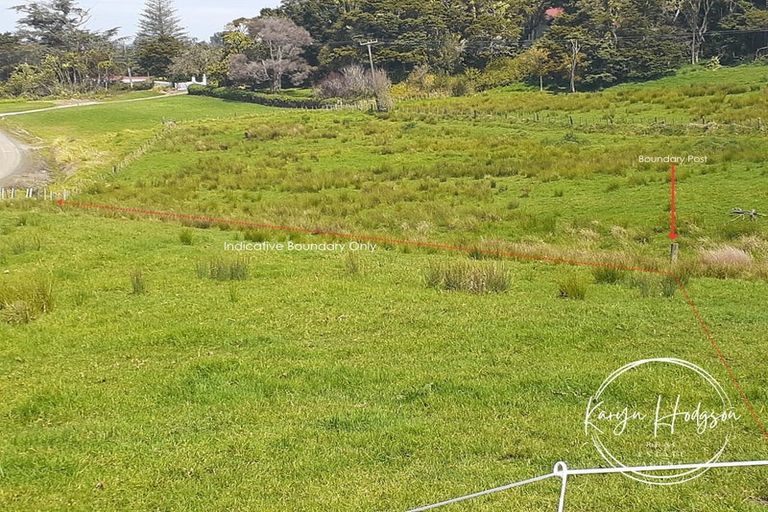 Photo of property in 71 Matakohe Road East, Matakohe, 0593