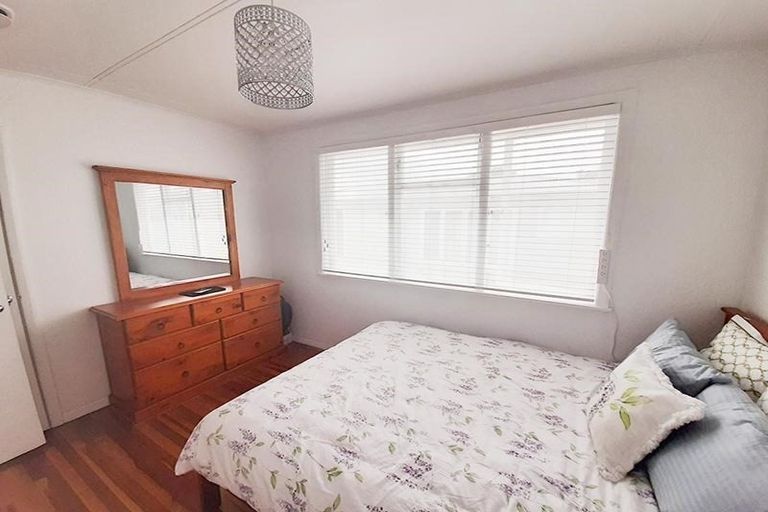 Photo of property in 11 Windrush Close, Mangere, Auckland, 2022