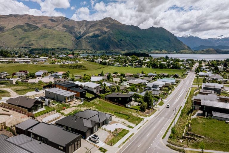 Photo of property in 201 Aubrey Road, Wanaka, 9305