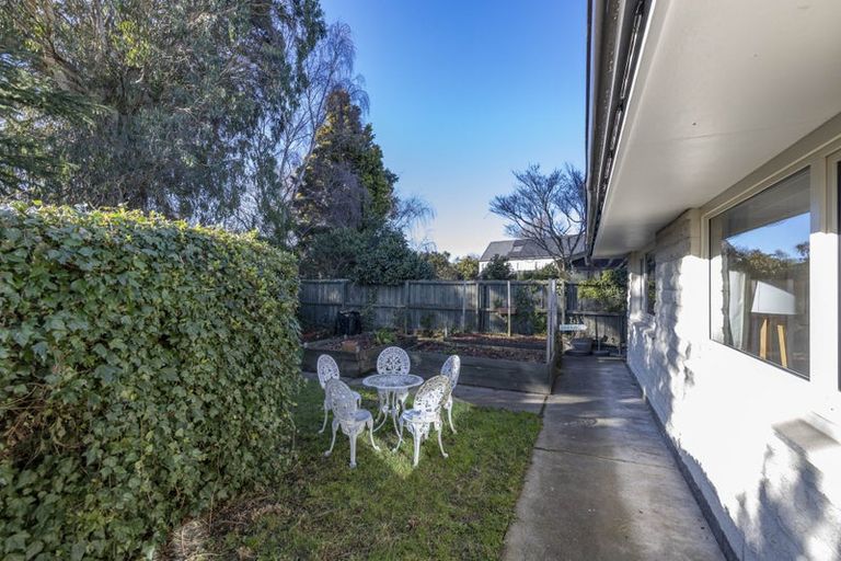 Photo of property in 16 Stormont Place, Avonhead, Christchurch, 8042