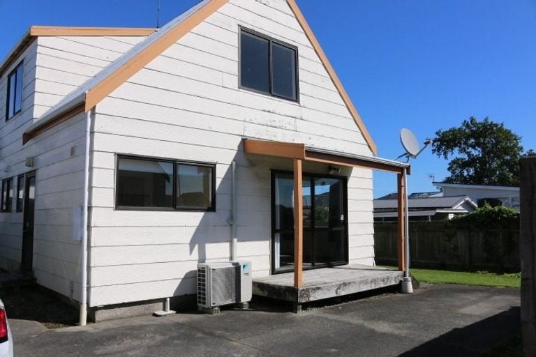 Photo of property in 46 Fitchett Street, Palmerston North, 4410