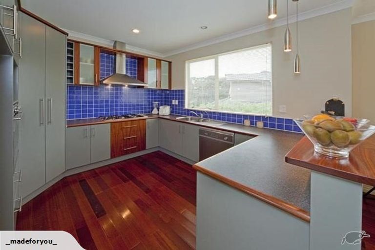 Photo of property in 24 George Deane Place, Greenhithe, Auckland, 0632