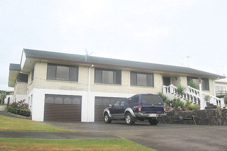 Photo of property in 10 Chaytor Street, Te Puke, 3119