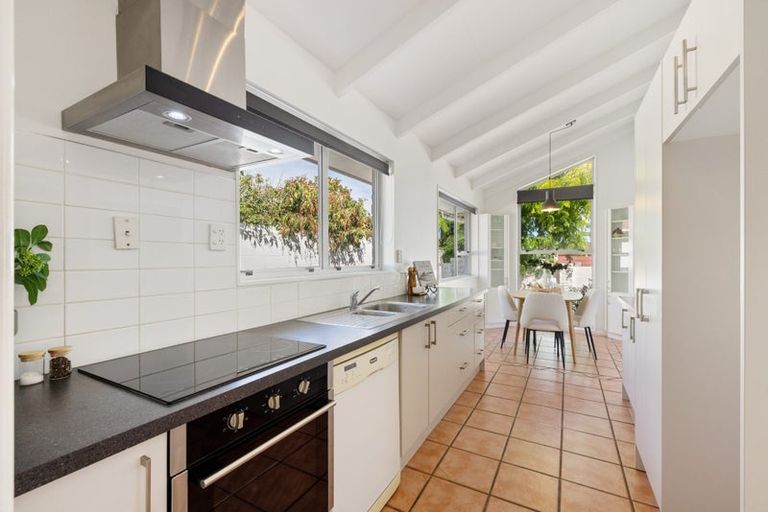 Photo of property in 10 Glen Place, Parklands, Christchurch, 8083