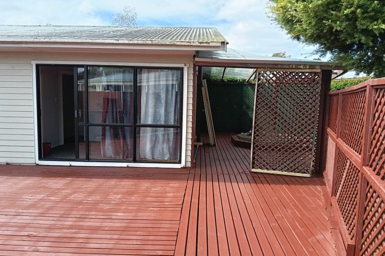 Photo of property in 8 Coletta Lane, Te Atatu South, Auckland, 0610