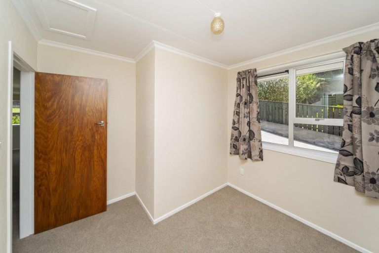 Photo of property in 36 Cumberland Street, Merrilands, New Plymouth, 4312