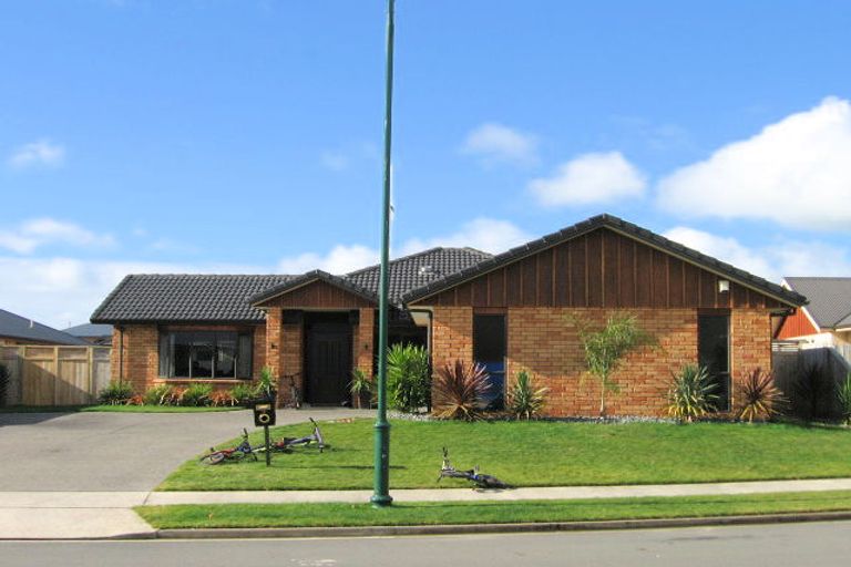 Photo of property in 12 Stratford Place, Huntington, Hamilton, 3210