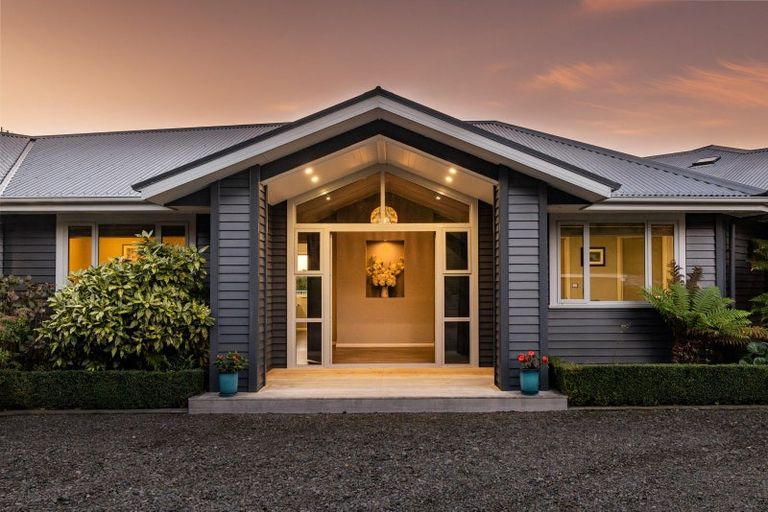 Photo of property in 12 Spur Road, Havelock North, 4130