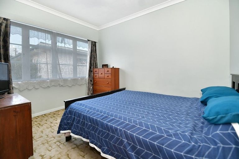 Photo of property in 2 Waiwera Avenue, Parakai, 0830