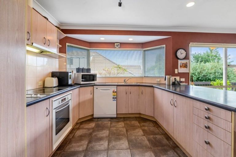 Photo of property in 10 Thelma Place, Lynmore, Rotorua, 3010