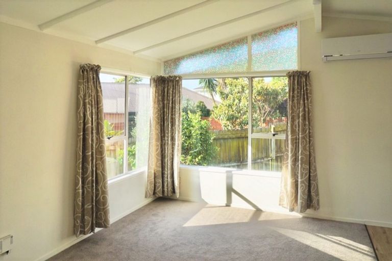 Photo of property in 15 Reelick Avenue, Pakuranga Heights, Auckland, 2010