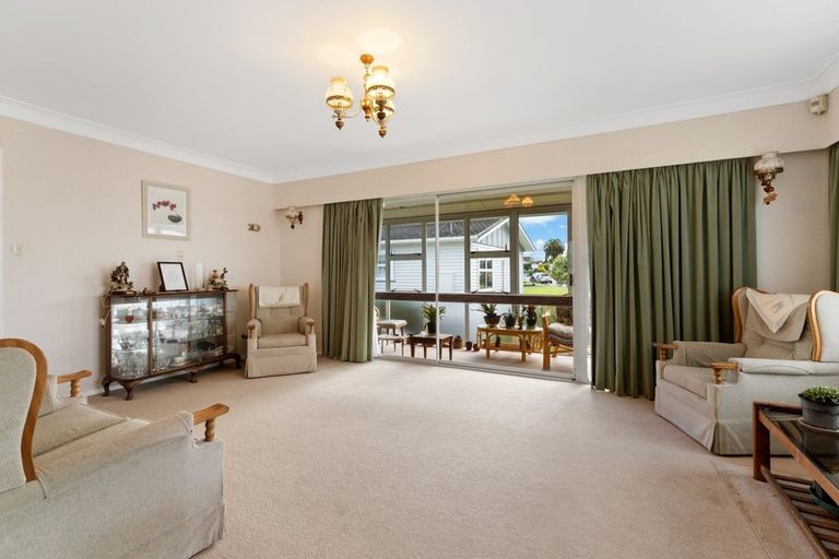 Photo of property in 16 Burn Street, Levin, 5510