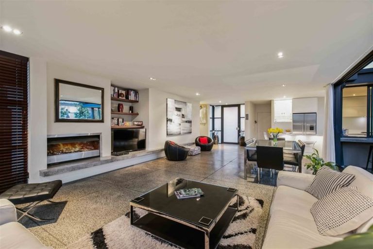 Photo of property in 4a Norwood Road, Bayswater, Auckland, 0622