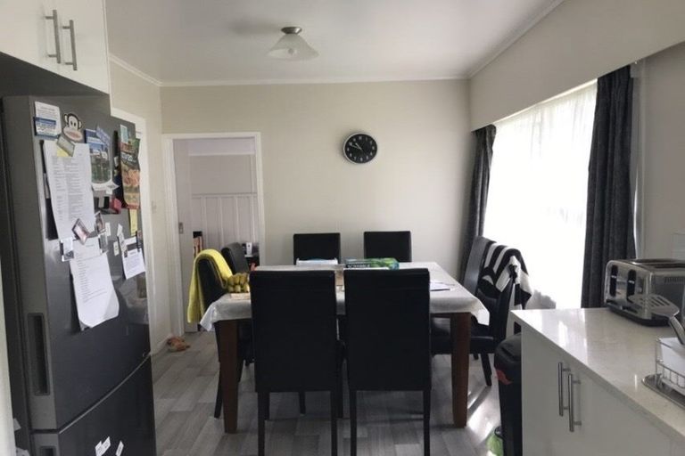 Photo of property in 16 Royston Street, Rosehill, Papakura, 2113
