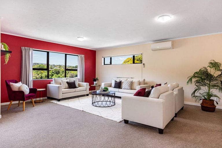 Photo of property in 17 Shackle Lane, Whitby, Porirua, 5024