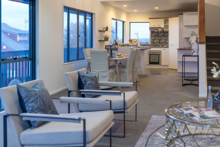 Photo of property in 30 Farquhar Road, Glendene, Auckland, 0602