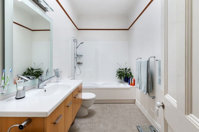 Photo of property in 380 Tinakori Road, Thorndon, Wellington, 6011