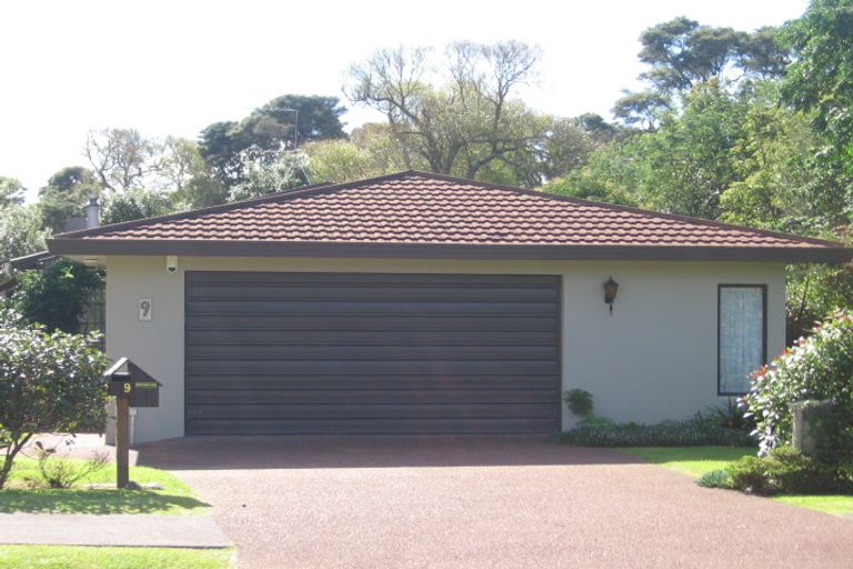 Photo of property in 9 Woodfern Crescent, Titirangi, Auckland, 0604