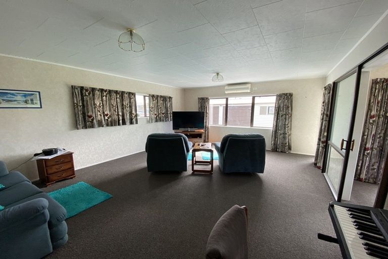 Photo of property in 24 Graham Street, Eltham, 4322