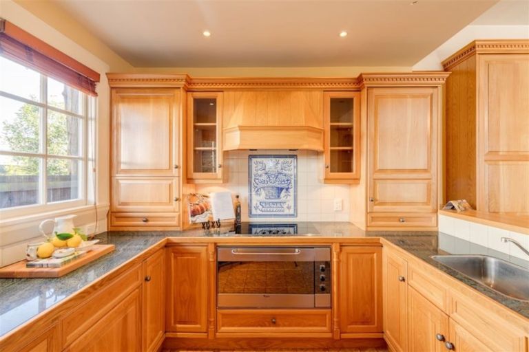 Photo of property in 27 Leinster Road, Merivale, Christchurch, 8014