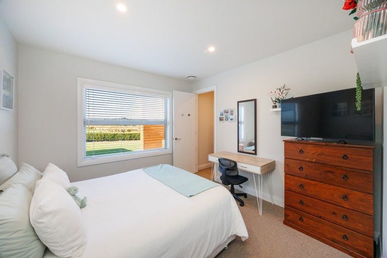 Photo of property in 9 Paterson Lane, Kelvin Grove, Palmerston North, 4470
