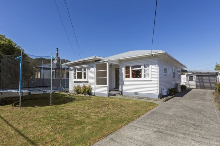 Photo of property in 12 Meadows Avenue, Waiwhetu, Lower Hutt, 5010