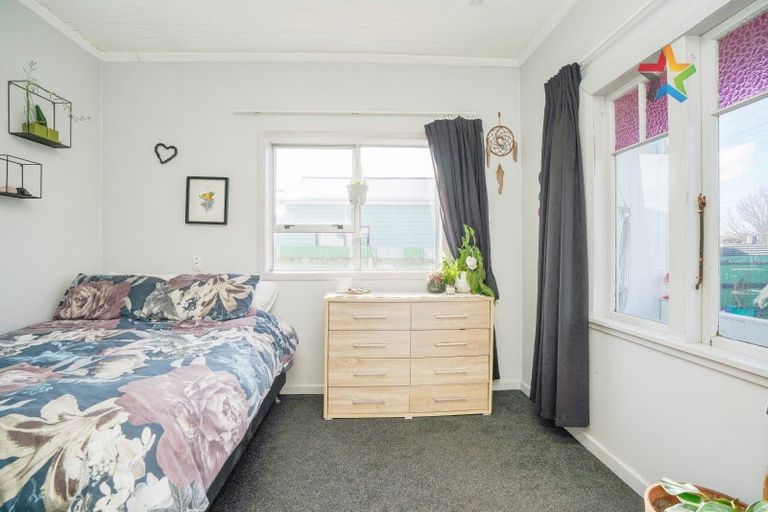 Photo of property in 63 Elles Road, Otautau, 9610