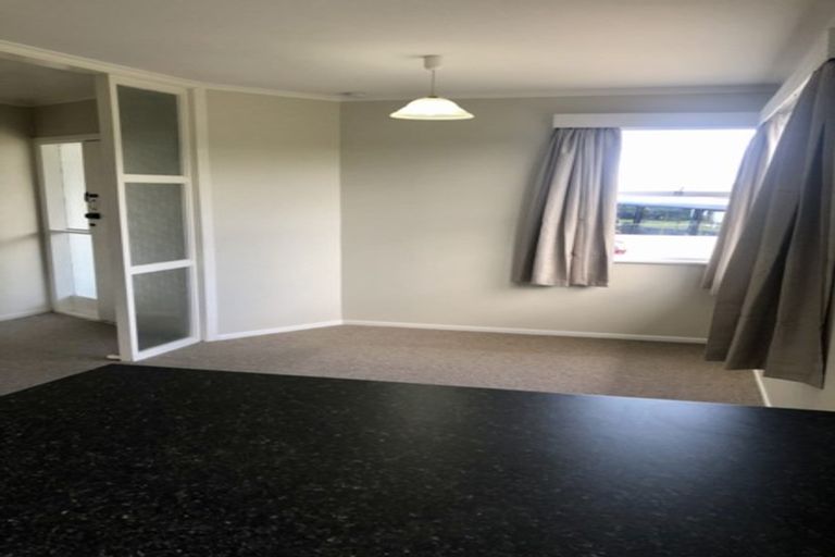 Photo of property in 199 Chivalry Road, Glenfield, Auckland, 0629