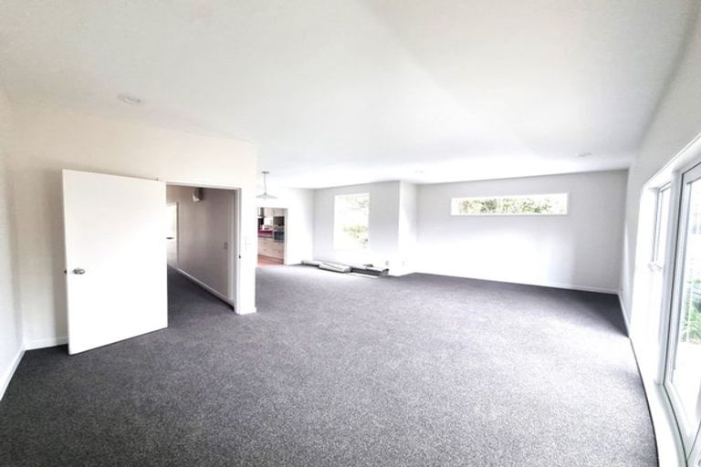 Photo of property in 11 Lawson Place, Mount Victoria, Wellington, 6011