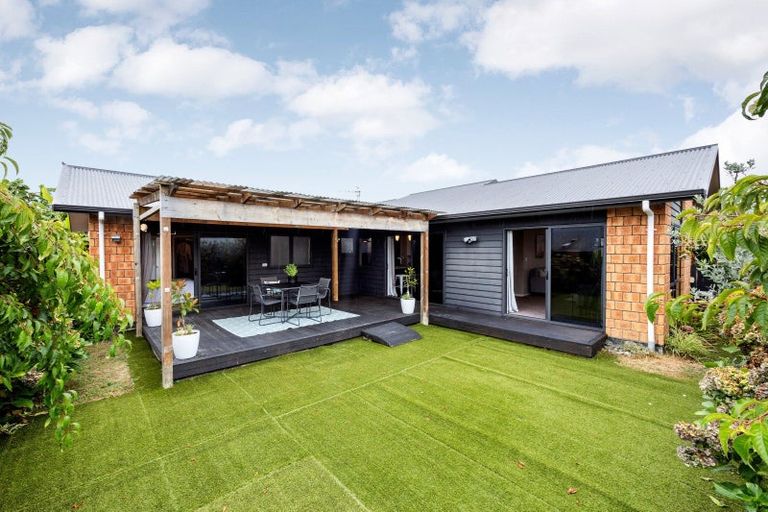 Photo of property in 5 Ruske Place, Grandview Heights, Hamilton, 3200