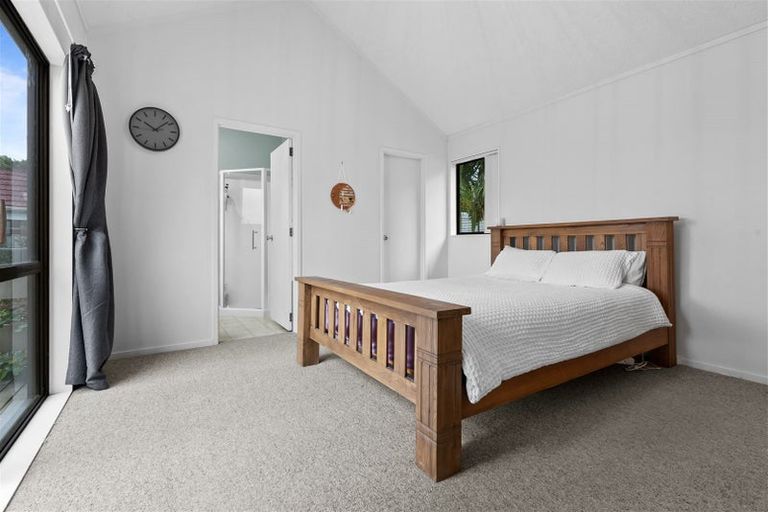 Photo of property in 38 Eugenia Rise, Totara Heights, Auckland, 2105