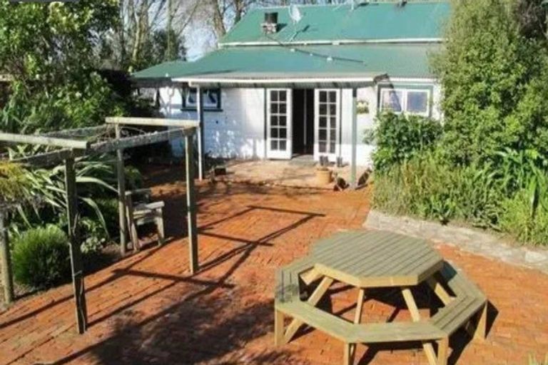Photo of property in 150 Wirihana Road, Hawera, 4674