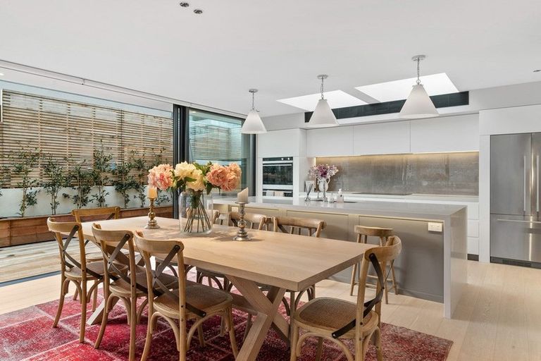 Photo of property in 12 Bay Rise, Wanaka, 9305